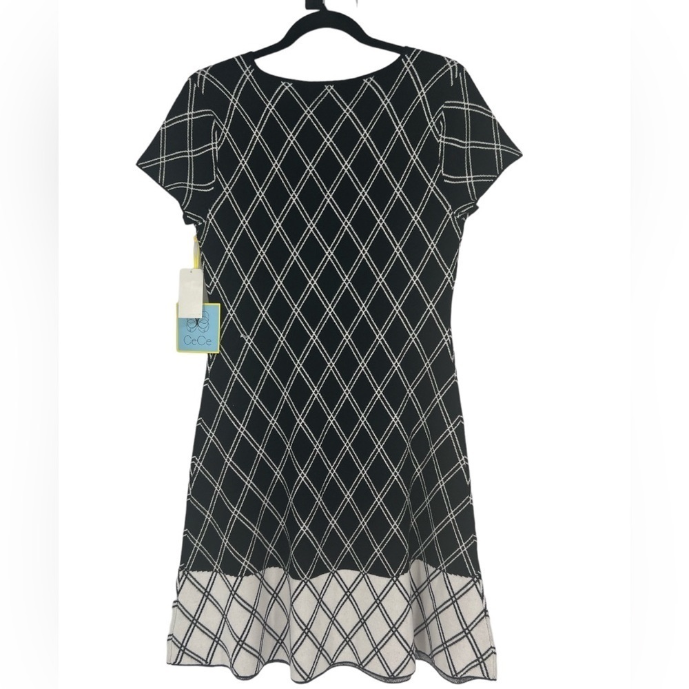 CeCe NWT Knit Short Sleeve Dress Size M - Picture 2 of 10